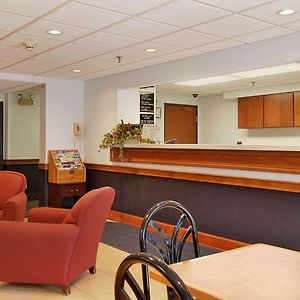 Super 8 By Wyndham Manchester Airport